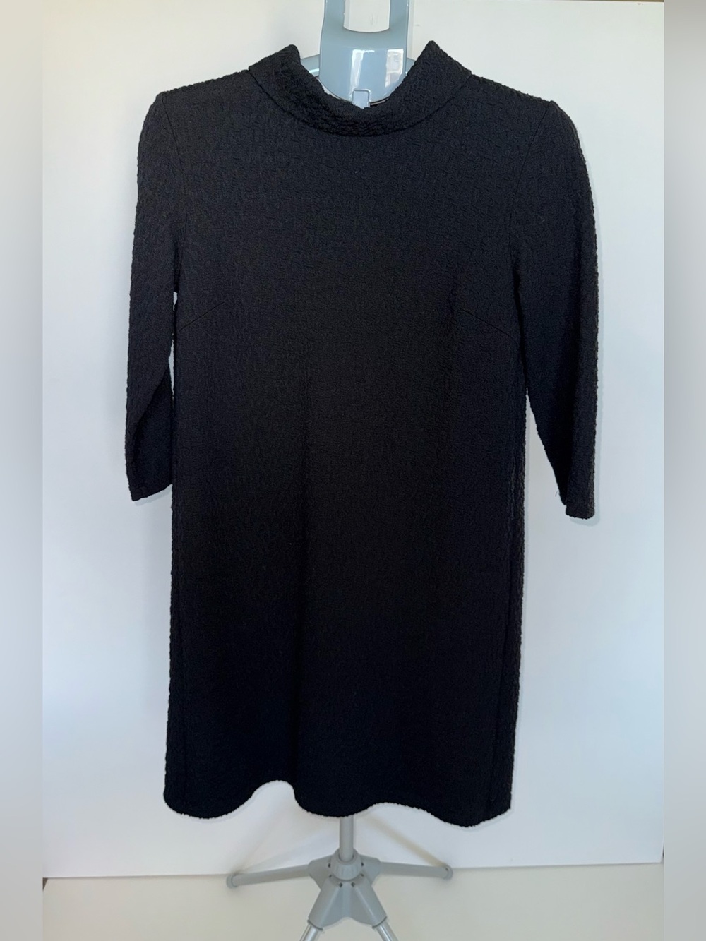 J McLaughlin Black Textured Sheath Dress Women's S 3/4 Sleeve Cowl Neck Stretch